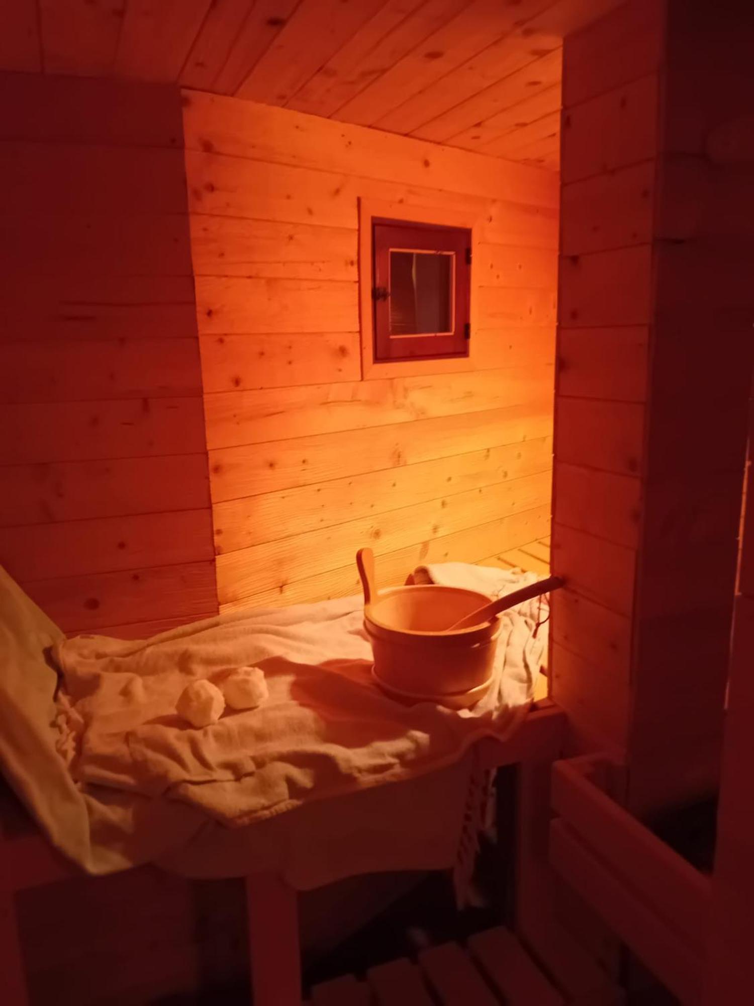 Wellnessoase Mit Sauna Und Whirlpool Inzell Exterior foto